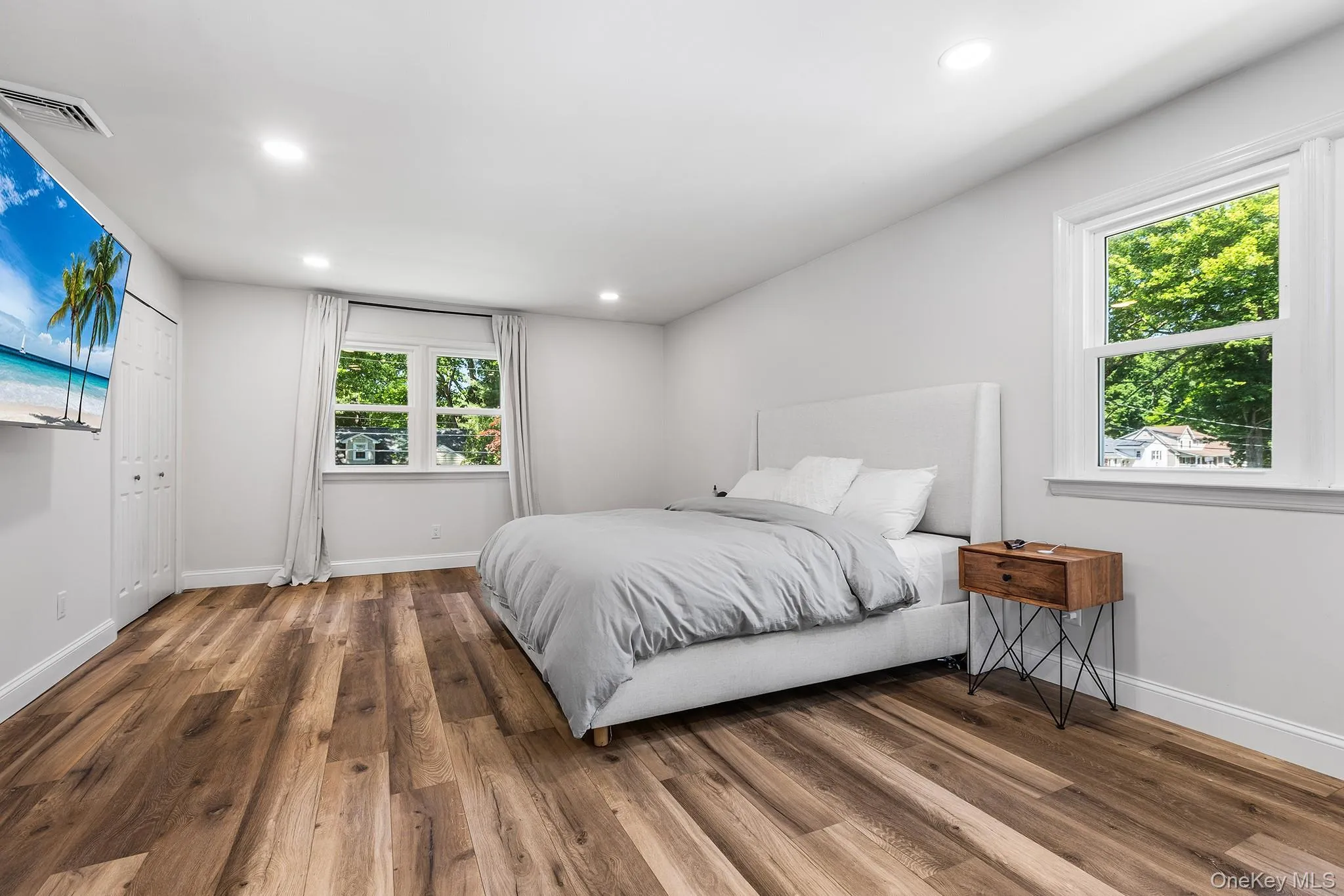 14 Edsall Avenue, Clarkstown, NY, 5 Bedrooms Bedrooms, 8 Rooms Rooms,2 BathroomsBathrooms,Residential,For Rent,Edsall,0,990139 14 Edsall Avenue, Clarkstown, NY, 5 Bedrooms Bedrooms, 8 Rooms Rooms,2 BathroomsBathrooms,Residential,For Rent,Edsall,0,990139