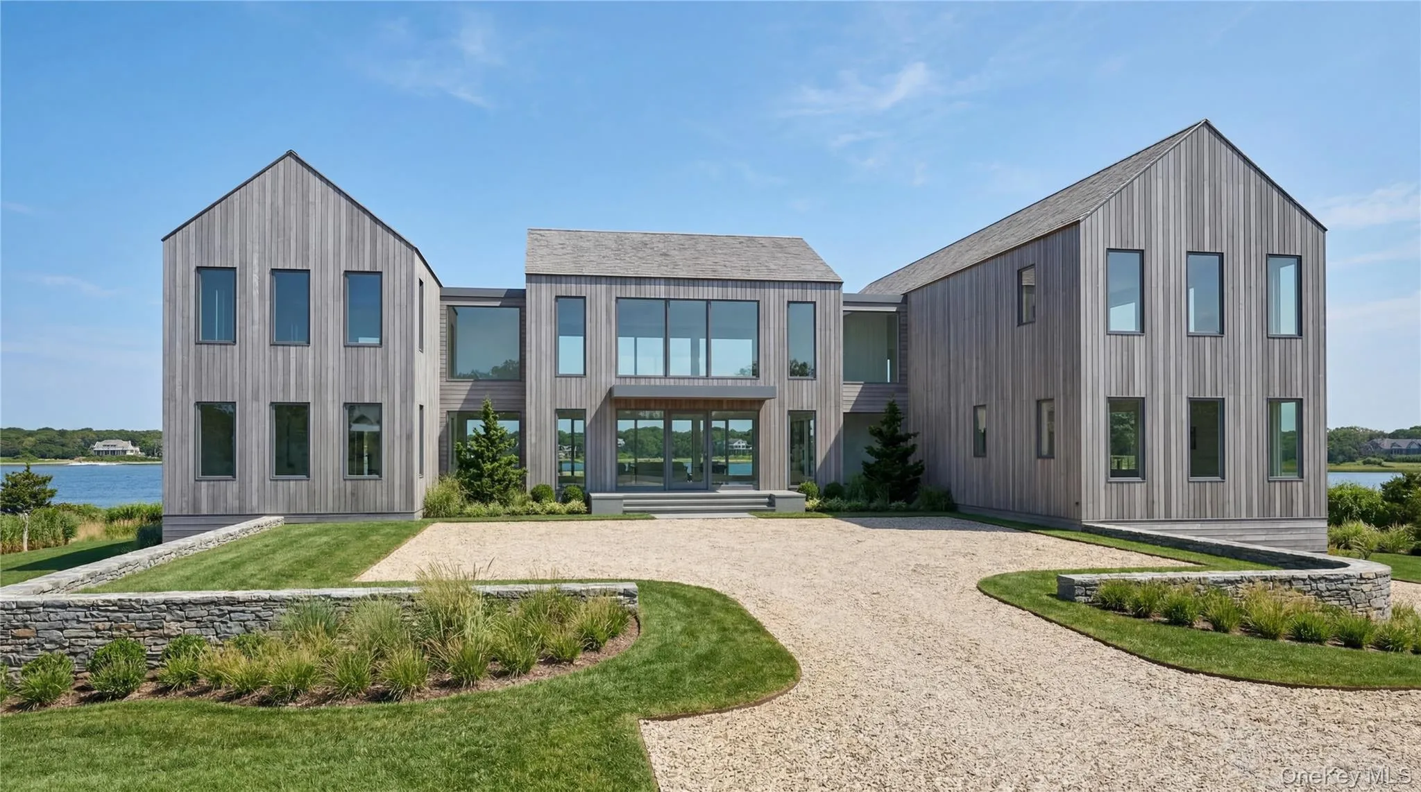 11 Pine Tree Lane, Southampton, New York 11977
