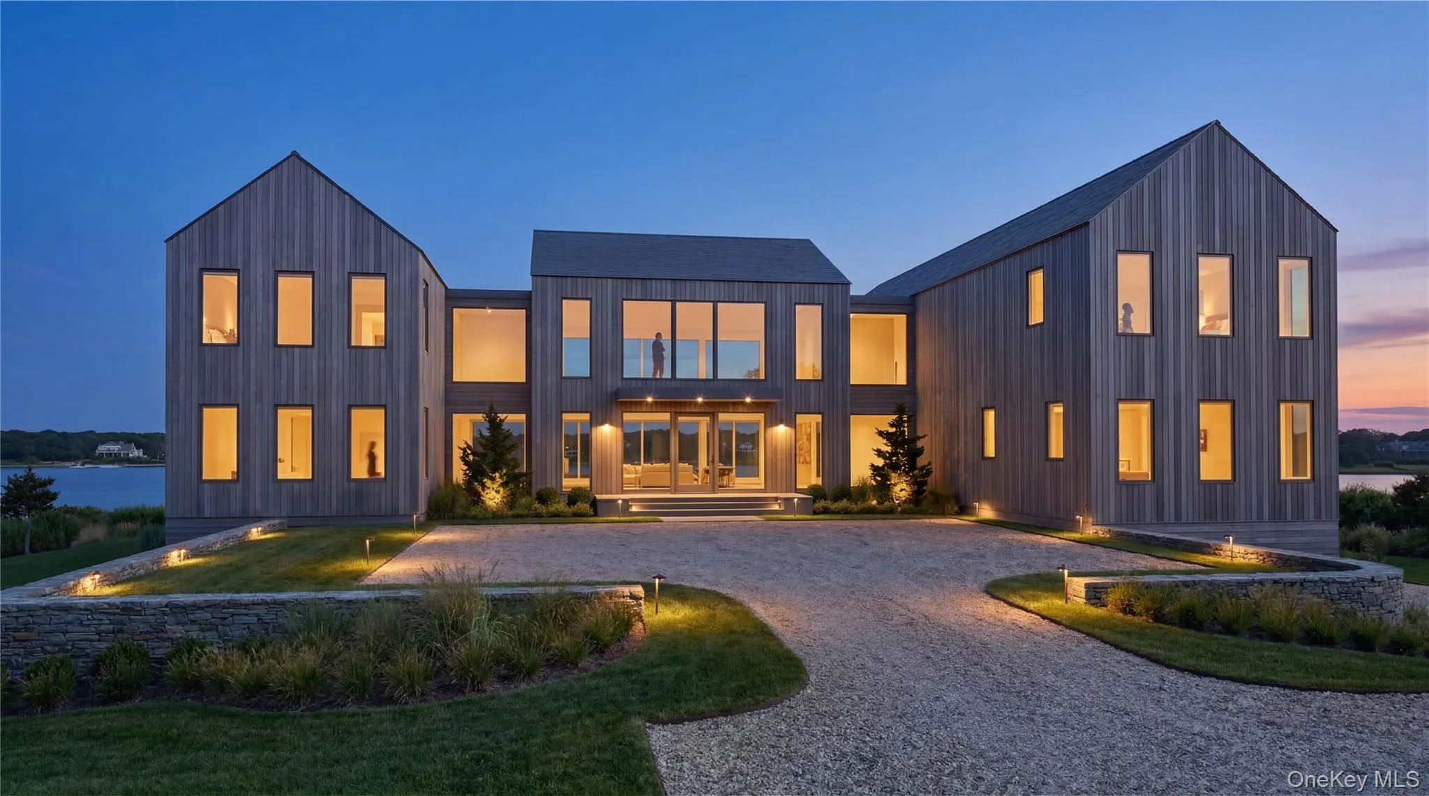 11 Pine Tree Lane, Southampton, New York 11977