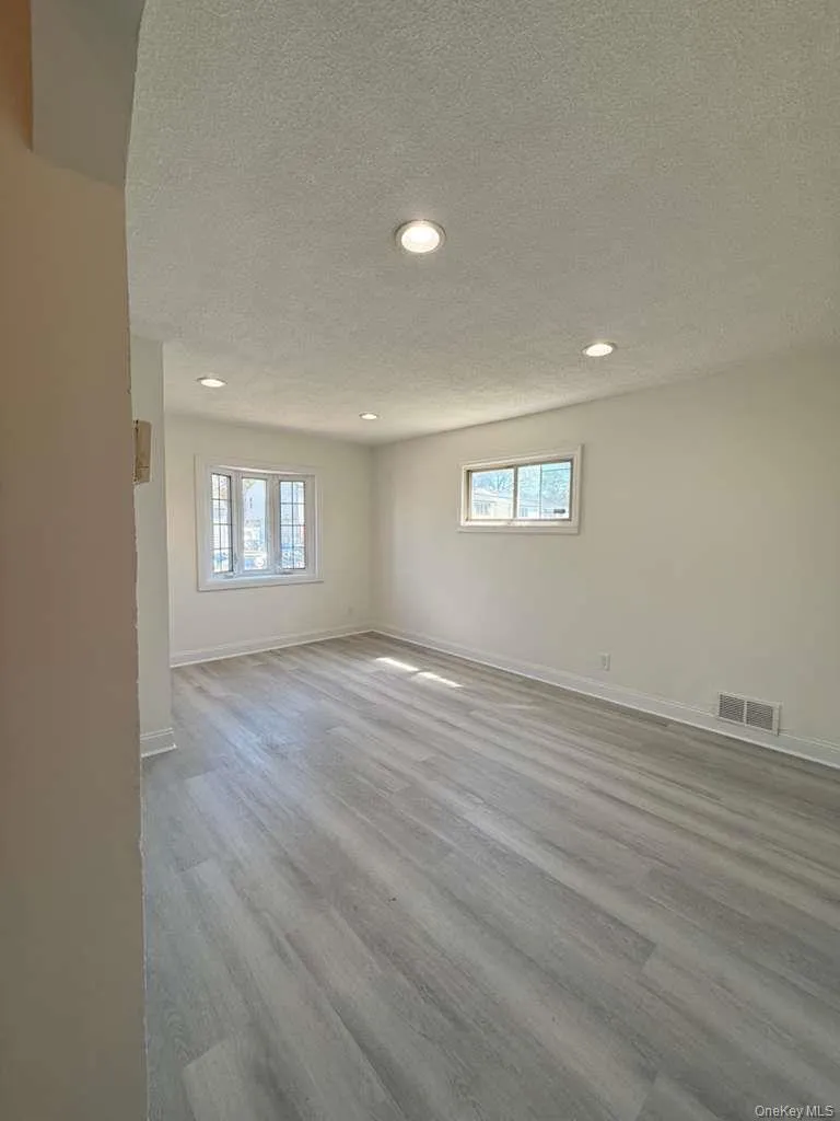 120-54 194th Street, New York, NY, 3 Bedrooms Bedrooms, 5 Rooms Rooms,1 BathroomBathrooms,Residential Lease,For Rent,194th,0,990181 120-54 194th Street, New York, NY, 3 Bedrooms Bedrooms, 5 Rooms Rooms,1 BathroomBathrooms,Residential Lease,For Rent,194th,0,990181