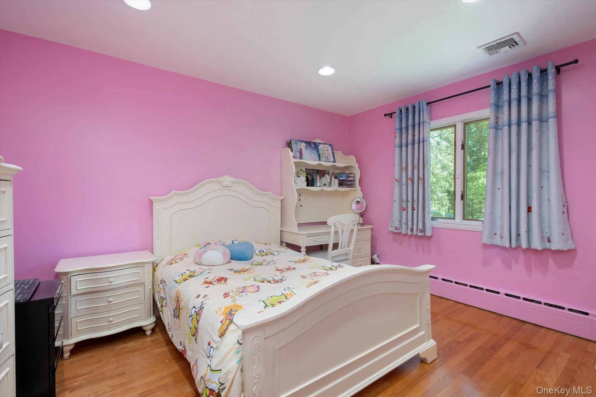 7 Elliot Road, North Hempstead, NY, 6 Bedrooms Bedrooms, 11 Rooms Rooms,3 BathroomsBathrooms,Residential,For Rent,Elliot,0,990188 7 Elliot Road, North Hempstead, NY, 6 Bedrooms Bedrooms, 11 Rooms Rooms,3 BathroomsBathrooms,Residential,For Rent,Elliot,0,990188
