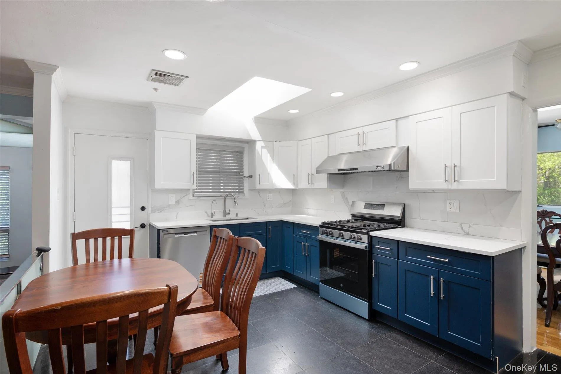 7 Elliot Road, North Hempstead, NY, 6 Bedrooms Bedrooms, 11 Rooms Rooms,3 BathroomsBathrooms,Residential,For Rent,Elliot,0,990188 7 Elliot Road, North Hempstead, NY, 6 Bedrooms Bedrooms, 11 Rooms Rooms,3 BathroomsBathrooms,Residential,For Rent,Elliot,0,990188