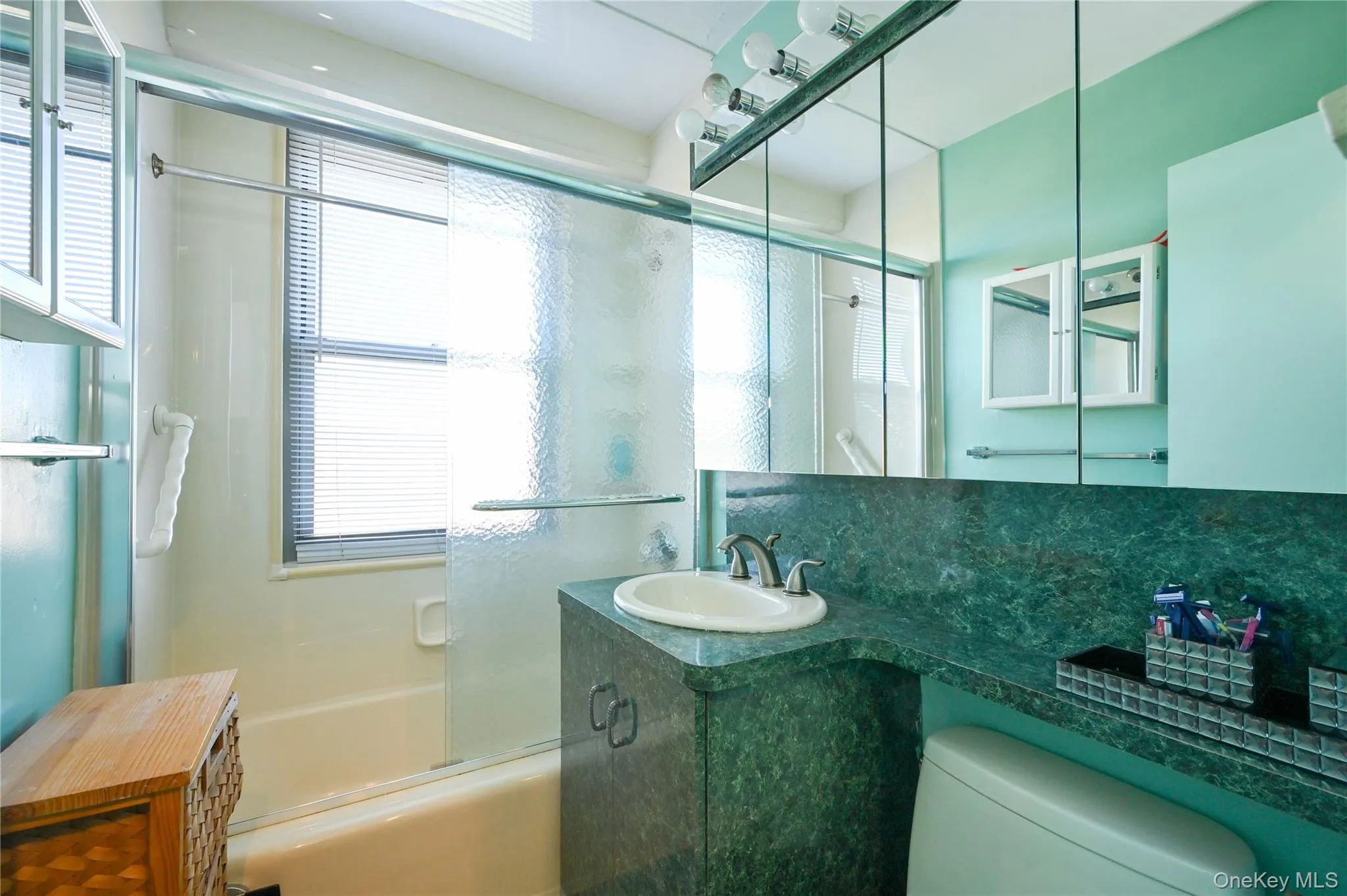 61-20 Grand Central Parkway, New York, NY, 2 Bedrooms Bedrooms, 5 Rooms Rooms,2 BathroomsBathrooms,Residential,For Rent,Grand Central,0,990198 61-20 Grand Central Parkway, New York, NY, 2 Bedrooms Bedrooms, 5 Rooms Rooms,2 BathroomsBathrooms,Residential,For Rent,Grand Central,0,990198