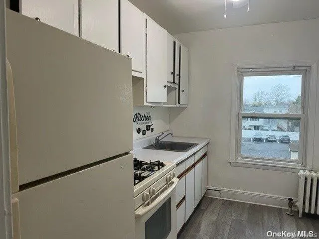 50 The Crescent, Babylon, NY, 2 Bedrooms Bedrooms, 4 Rooms Rooms,1 BathroomBathrooms,Residential Lease,For Rent,The Crescent,0,990201 50 The Crescent, Babylon, NY, 2 Bedrooms Bedrooms, 4 Rooms Rooms,1 BathroomBathrooms,Residential Lease,For Rent,The Crescent,0,990201