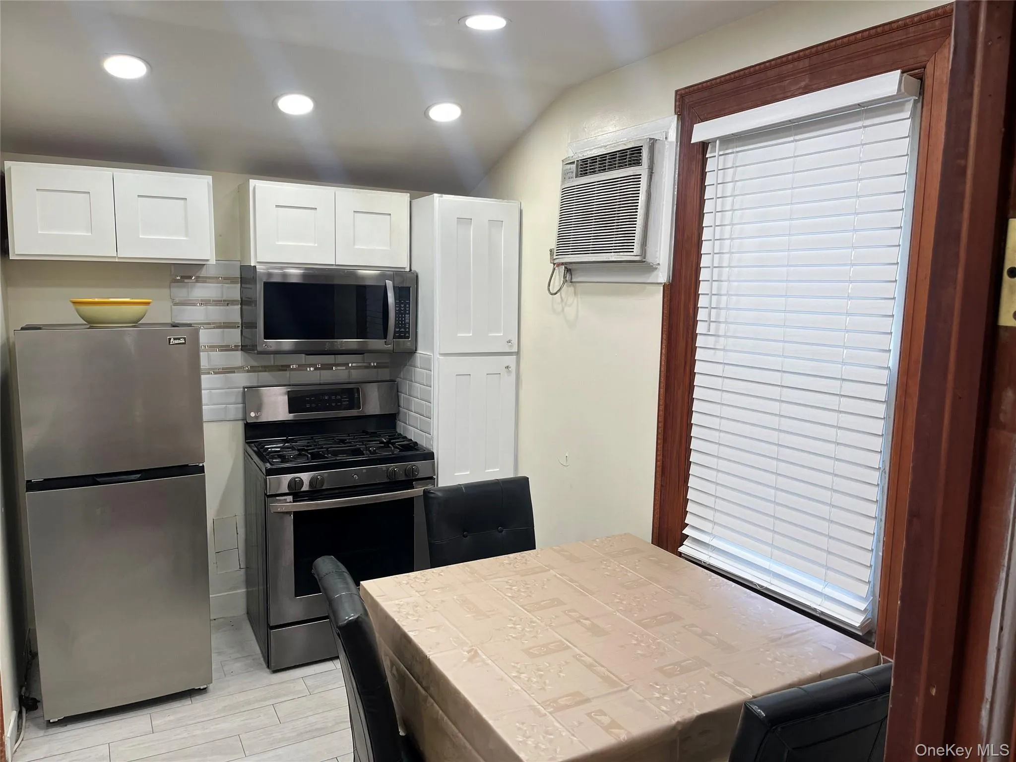 91-05 107th Avenue, New York, NY, 1 Bedroom Bedrooms, 6 Rooms Rooms,1 BathroomBathrooms,Residential Lease,For Rent,107th,0,990203 91-05 107th Avenue, New York, NY, 1 Bedroom Bedrooms, 6 Rooms Rooms,1 BathroomBathrooms,Residential Lease,For Rent,107th,0,990203