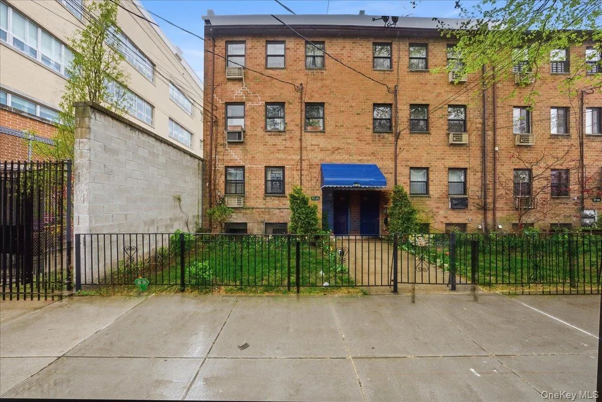 9748 91st Street, New York, NY, 2 Bedrooms Bedrooms, 6 Rooms Rooms,2 BathroomsBathrooms,Residential,For Rent,91st,0,990206 9748 91st Street, New York, NY, 2 Bedrooms Bedrooms, 6 Rooms Rooms,2 BathroomsBathrooms,Residential,For Rent,91st,0,990206