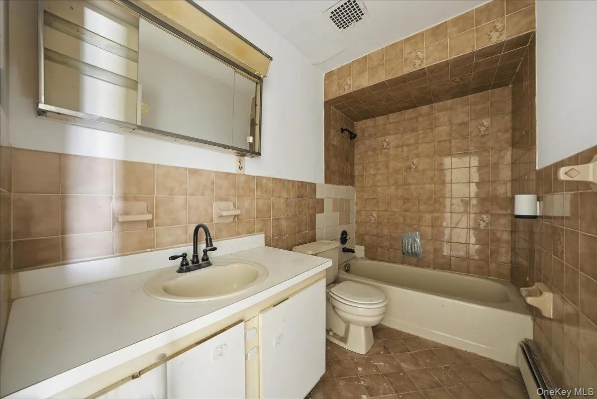 9748 91st Street, New York, NY, 2 Bedrooms Bedrooms, 6 Rooms Rooms,2 BathroomsBathrooms,Residential,For Rent,91st,0,990206 9748 91st Street, New York, NY, 2 Bedrooms Bedrooms, 6 Rooms Rooms,2 BathroomsBathrooms,Residential,For Rent,91st,0,990206
