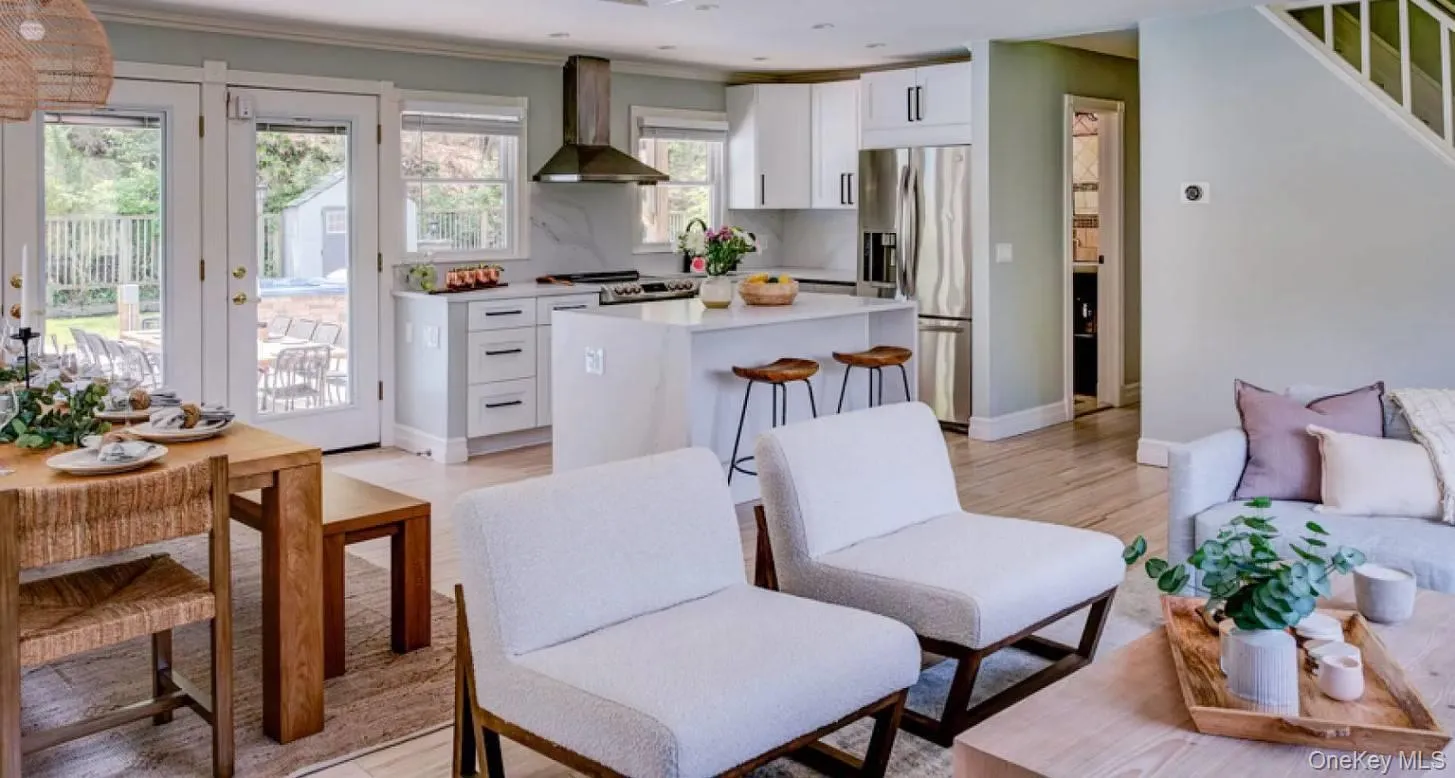 36 Charla Drive, Southampton, NY, 6 Bedrooms Bedrooms, 15 Rooms Rooms,6 BathroomsBathrooms,Residential,For Rent,Charla,0,990217 36 Charla Drive, Southampton, NY, 6 Bedrooms Bedrooms, 15 Rooms Rooms,6 BathroomsBathrooms,Residential,For Rent,Charla,0,990217