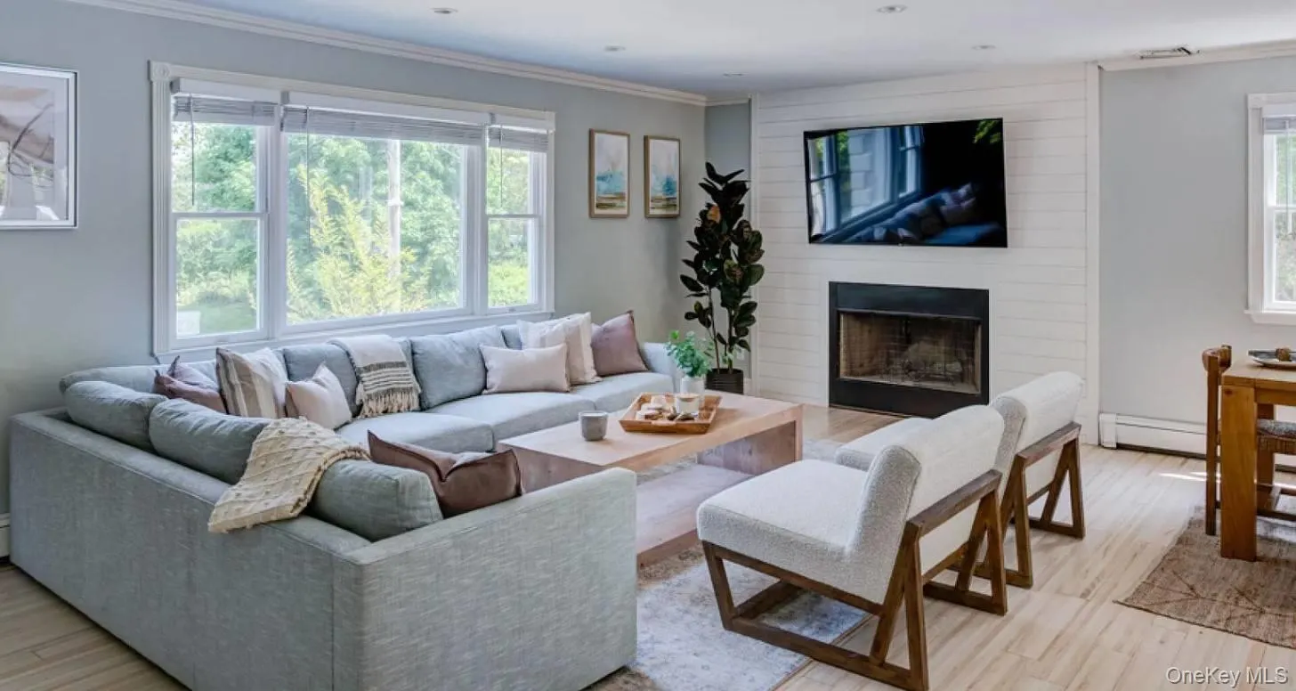 36 Charla Drive, Southampton, NY, 6 Bedrooms Bedrooms, 15 Rooms Rooms,6 BathroomsBathrooms,Residential,For Rent,Charla,0,990217 36 Charla Drive, Southampton, NY, 6 Bedrooms Bedrooms, 15 Rooms Rooms,6 BathroomsBathrooms,Residential,For Rent,Charla,0,990217