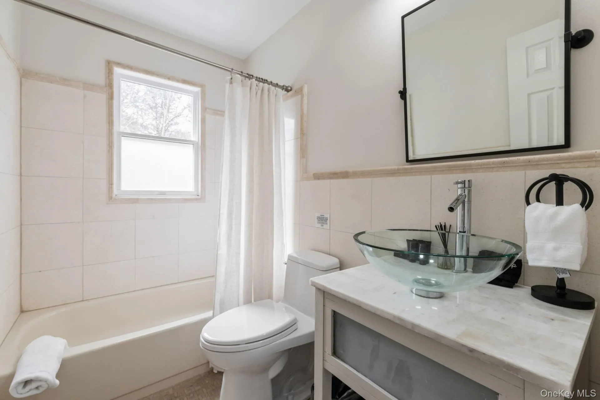 36 Charla Drive, Southampton, NY, 6 Bedrooms Bedrooms, 15 Rooms Rooms,6 BathroomsBathrooms,Residential,For Rent,Charla,0,990217 36 Charla Drive, Southampton, NY, 6 Bedrooms Bedrooms, 15 Rooms Rooms,6 BathroomsBathrooms,Residential,For Rent,Charla,0,990217