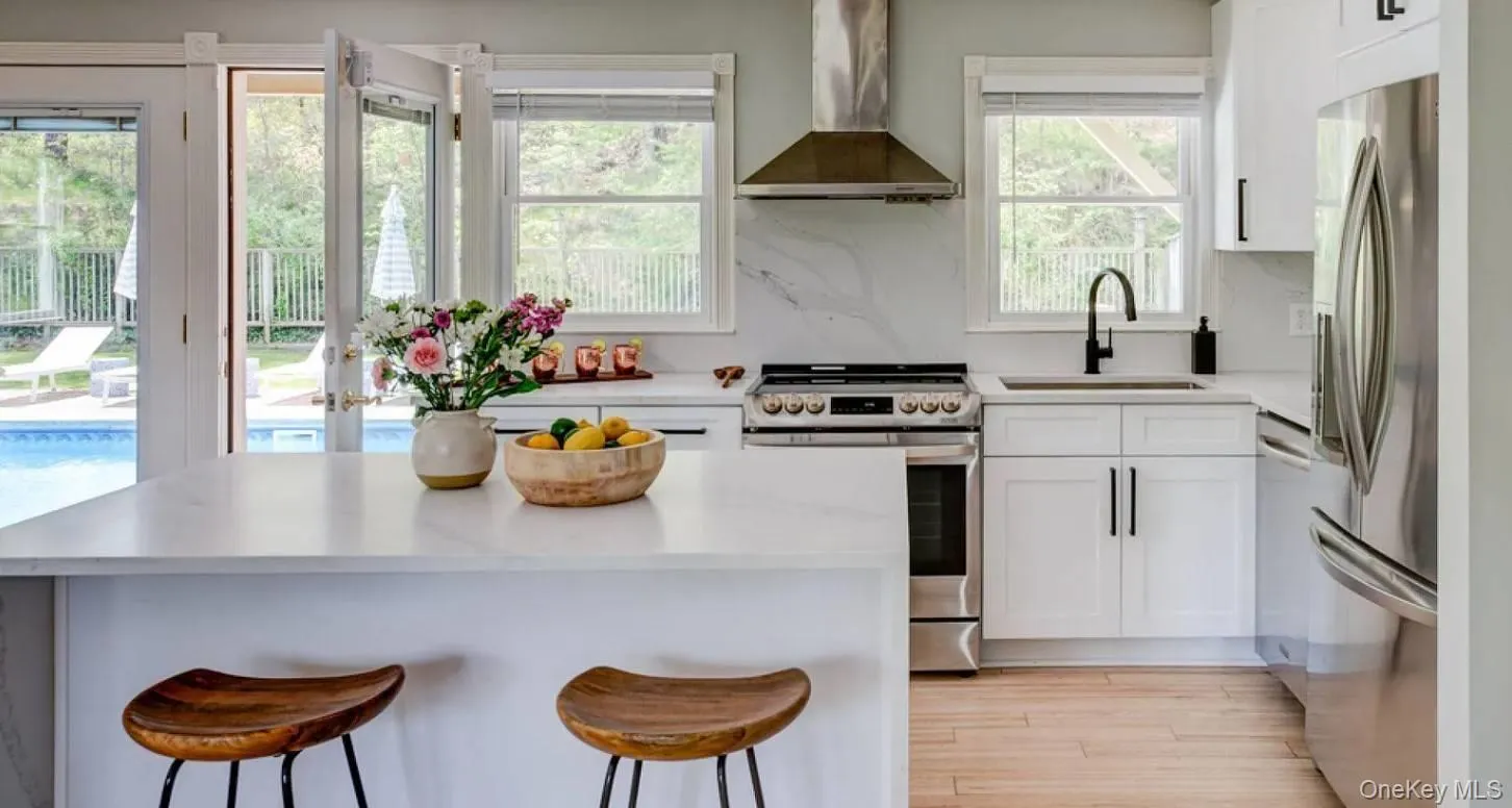 36 Charla Drive, Southampton, NY, 6 Bedrooms Bedrooms, 15 Rooms Rooms,6 BathroomsBathrooms,Residential Sale,For Rent,Charla,0,990217 36 Charla Drive, Southampton, NY, 6 Bedrooms Bedrooms, 15 Rooms Rooms,6 BathroomsBathrooms,Residential Sale,For Rent,Charla,0,990217