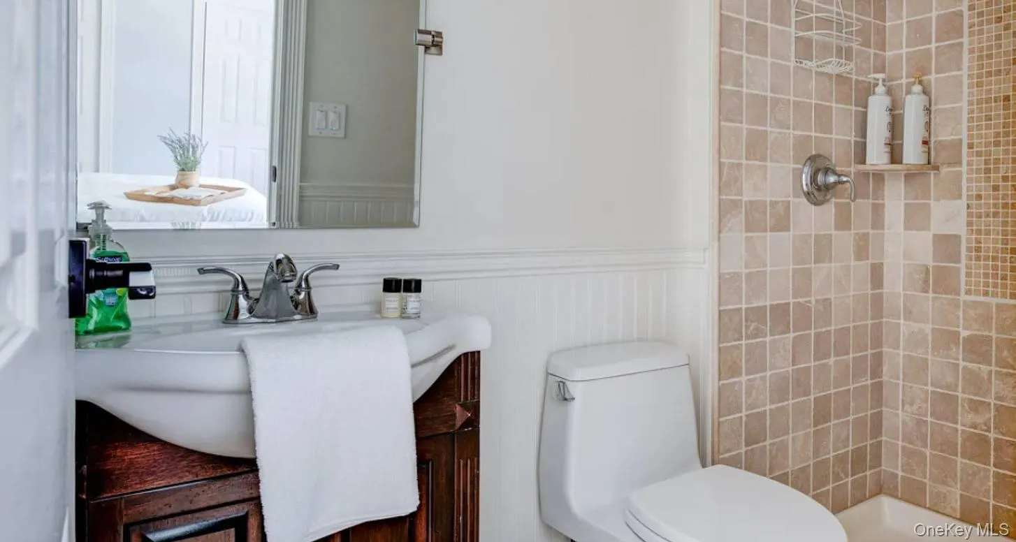 36 Charla Drive, Southampton, NY, 6 Bedrooms Bedrooms, 15 Rooms Rooms,6 BathroomsBathrooms,Residential,For Rent,Charla,0,990217 36 Charla Drive, Southampton, NY, 6 Bedrooms Bedrooms, 15 Rooms Rooms,6 BathroomsBathrooms,Residential,For Rent,Charla,0,990217