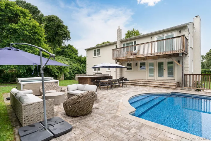 36 Charla Drive, Southampton, New York 11968