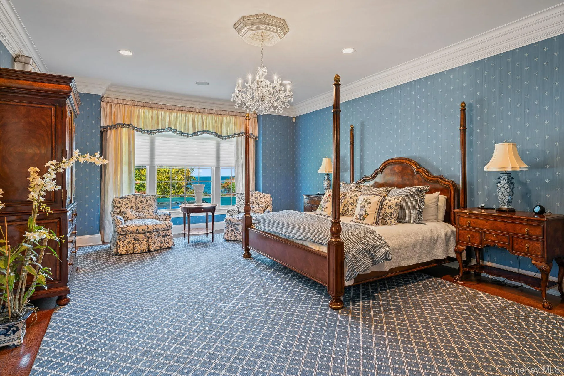 Spacious First Floor Primary Suite Spacious First Floor Primary Suite