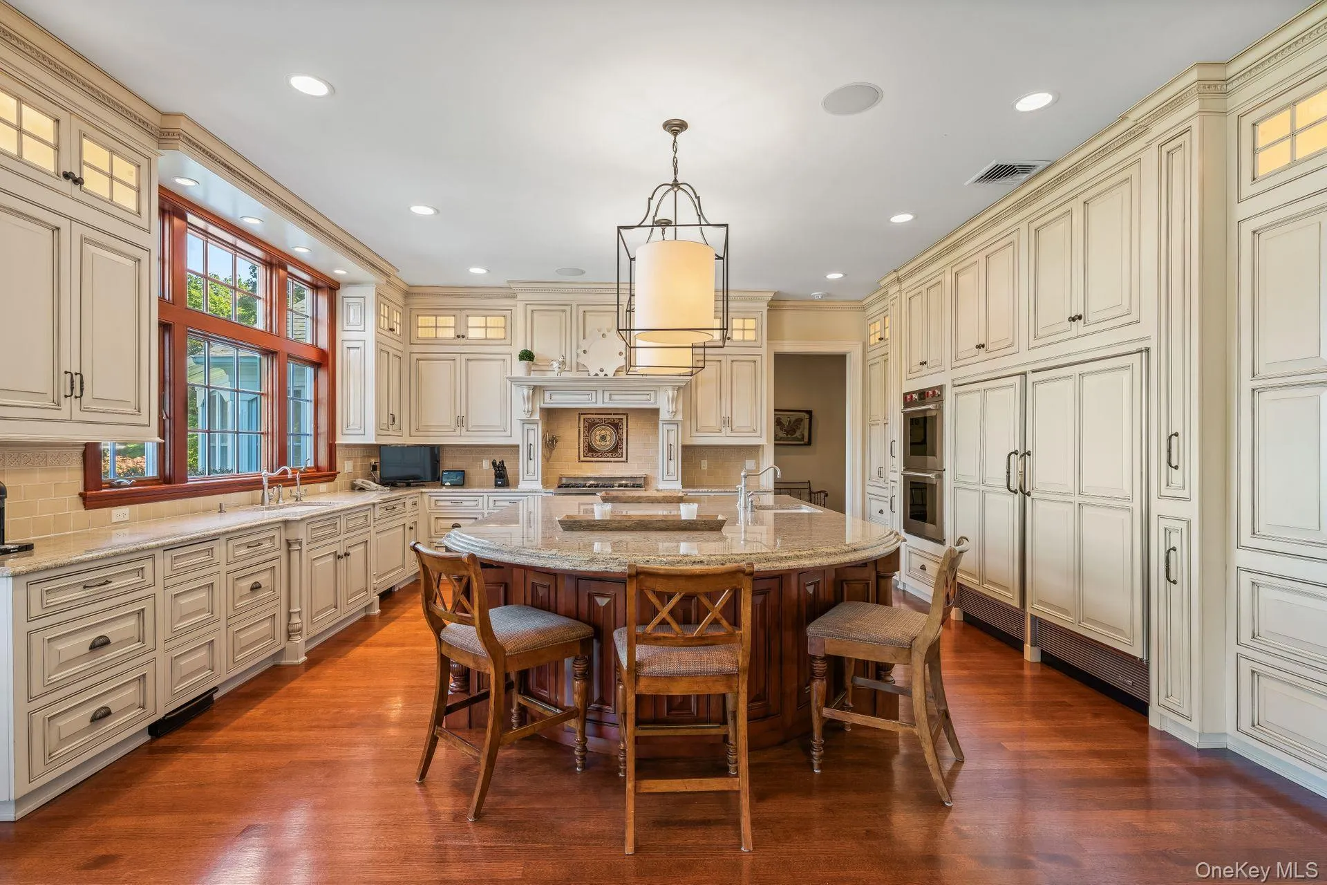 Spacious Chef's Kitchen Spacious Chef's Kitchen