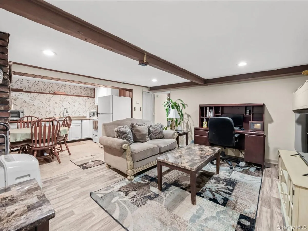 223 Locust Drive, Brookhaven, NY, 3 Bedrooms Bedrooms, 7 Rooms Rooms,1 BathroomBathrooms,Residential,For Rent,Locust,0,990249 223 Locust Drive, Brookhaven, NY, 3 Bedrooms Bedrooms, 7 Rooms Rooms,1 BathroomBathrooms,Residential,For Rent,Locust,0,990249