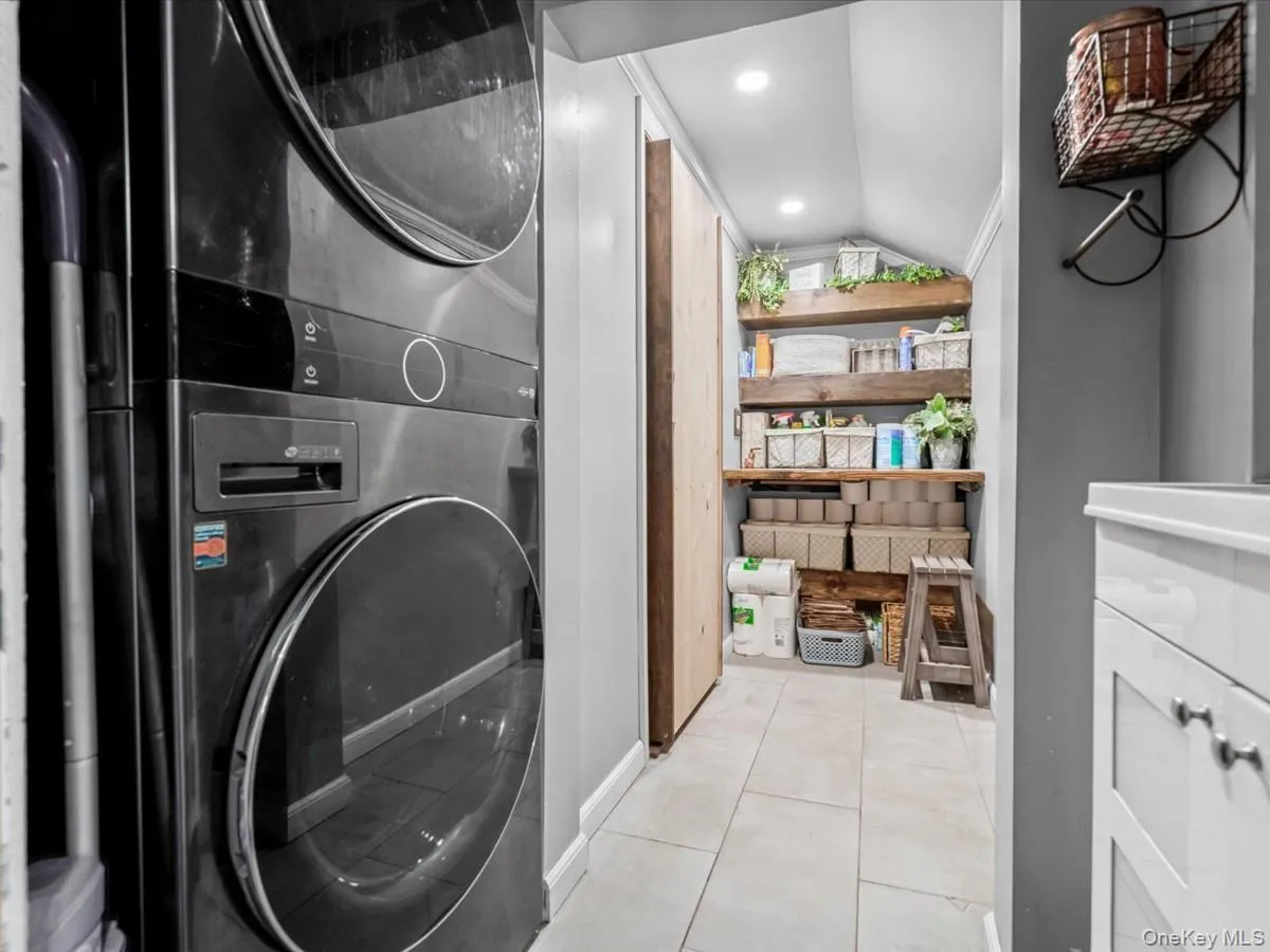223 Locust Drive, Brookhaven, NY, 3 Bedrooms Bedrooms, 7 Rooms Rooms,1 BathroomBathrooms,Residential,For Rent,Locust,0,990249 223 Locust Drive, Brookhaven, NY, 3 Bedrooms Bedrooms, 7 Rooms Rooms,1 BathroomBathrooms,Residential,For Rent,Locust,0,990249