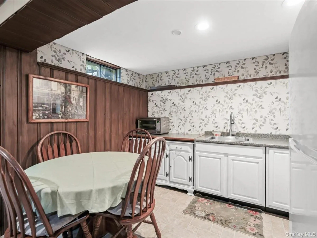 223 Locust Drive, Brookhaven, NY, 3 Bedrooms Bedrooms, 7 Rooms Rooms,1 BathroomBathrooms,Residential,For Rent,Locust,0,990249 223 Locust Drive, Brookhaven, NY, 3 Bedrooms Bedrooms, 7 Rooms Rooms,1 BathroomBathrooms,Residential,For Rent,Locust,0,990249