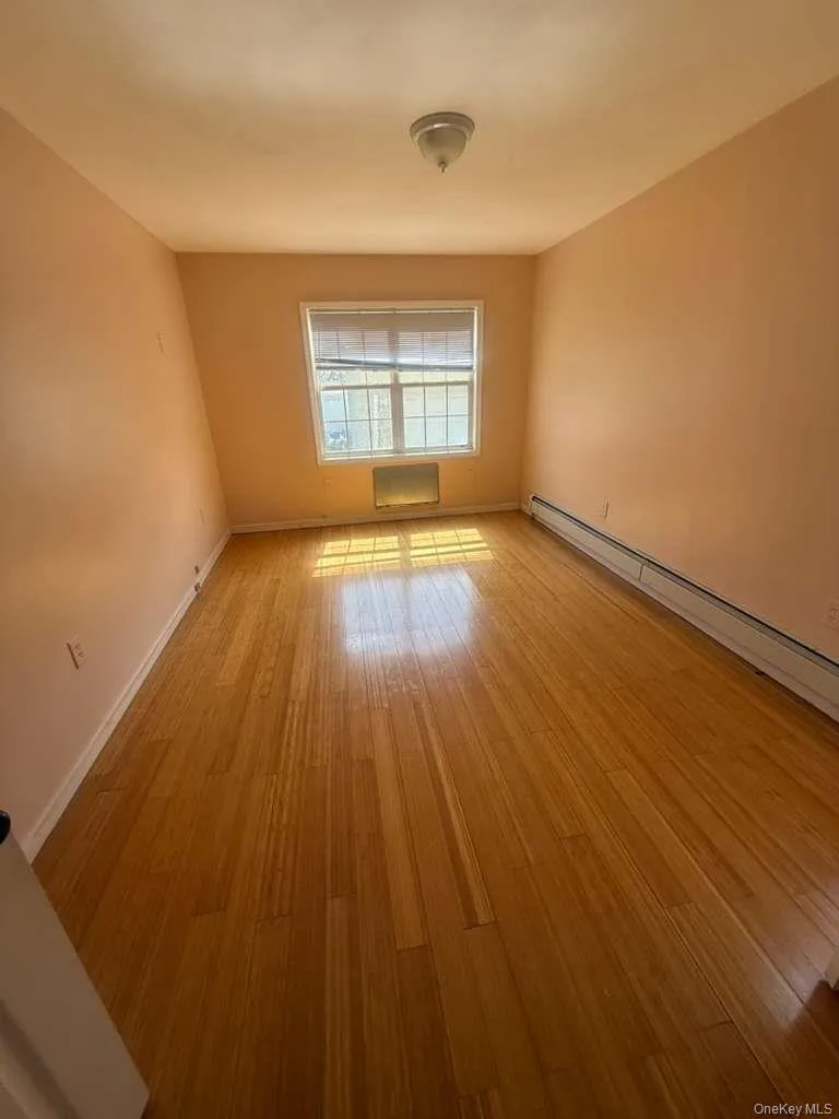 192-23 116th Road, New York, NY, 3 Bedrooms Bedrooms, 5 Rooms Rooms,1 BathroomBathrooms,Residential Lease,For Rent,116th,0,990270 192-23 116th Road, New York, NY, 3 Bedrooms Bedrooms, 5 Rooms Rooms,1 BathroomBathrooms,Residential Lease,For Rent,116th,0,990270