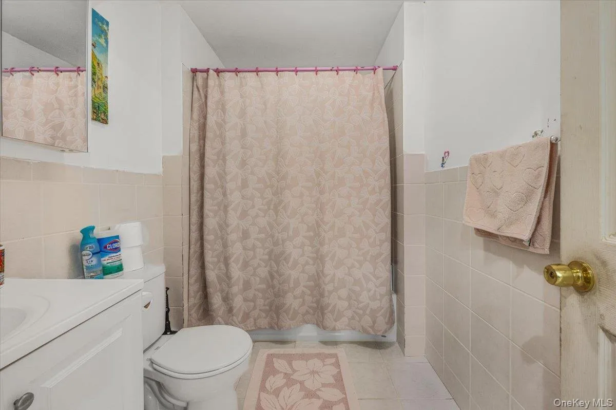 1259 New York Avenue, Hempstead, NY, 5 Bedrooms Bedrooms, 12 Rooms Rooms,3 BathroomsBathrooms,Residential Sale,For Rent,New York,0,990273 1259 New York Avenue, Hempstead, NY, 5 Bedrooms Bedrooms, 12 Rooms Rooms,3 BathroomsBathrooms,Residential Sale,For Rent,New York,0,990273