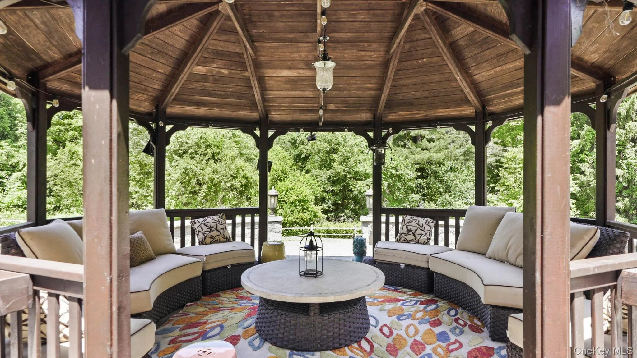 Gazebo & Firepit Gazebo & Firepit