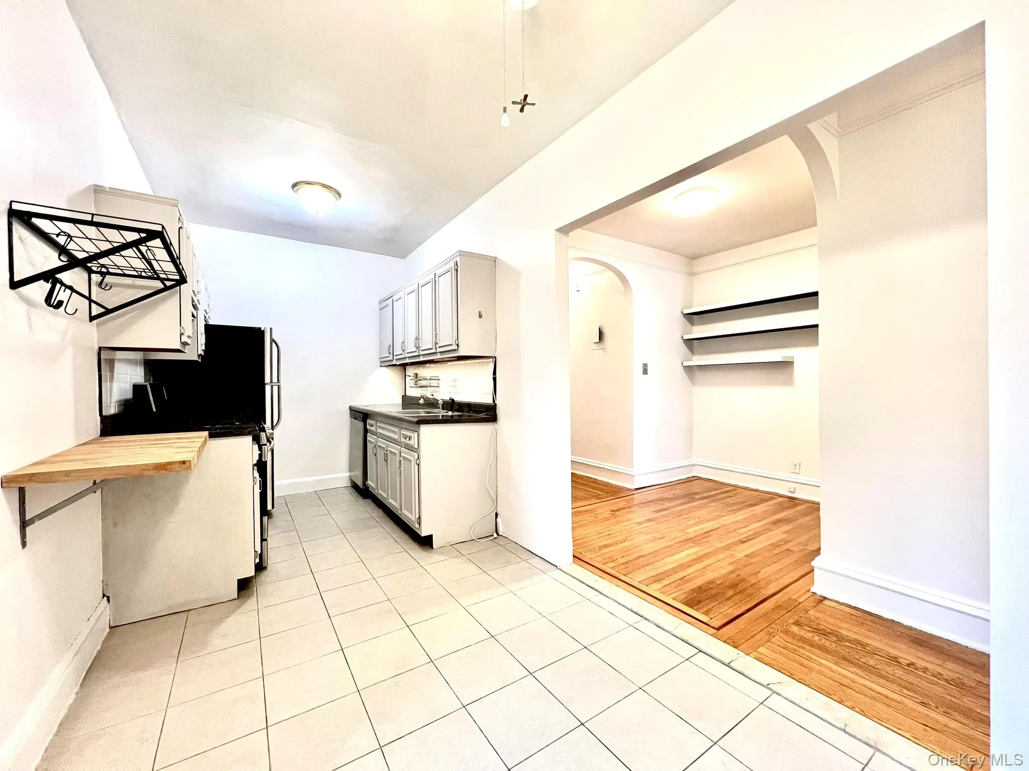 7320 Austin Street, New York, NY, 1 Bedroom Bedrooms, 3 Rooms Rooms,1 BathroomBathrooms,Residential Lease,For Rent,Austin,0,990290 7320 Austin Street, New York, NY, 1 Bedroom Bedrooms, 3 Rooms Rooms,1 BathroomBathrooms,Residential Lease,For Rent,Austin,0,990290