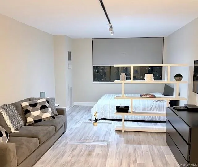 27110 Grand Central Parkway, New York, NY, 2 Rooms Rooms,1 BathroomBathrooms,Residential,For Rent,Grand Central,0,990292 27110 Grand Central Parkway, New York, NY, 2 Rooms Rooms,1 BathroomBathrooms,Residential,For Rent,Grand Central,0,990292