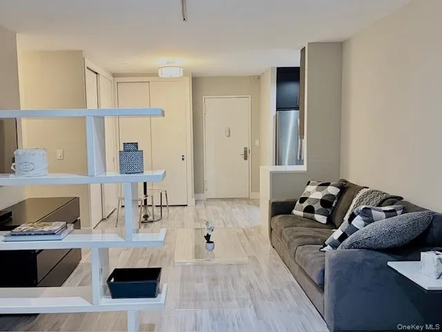 27110 Grand Central Parkway, New York, NY, 2 Rooms Rooms,1 BathroomBathrooms,Residential,For Rent,Grand Central,0,990292 27110 Grand Central Parkway, New York, NY, 2 Rooms Rooms,1 BathroomBathrooms,Residential,For Rent,Grand Central,0,990292