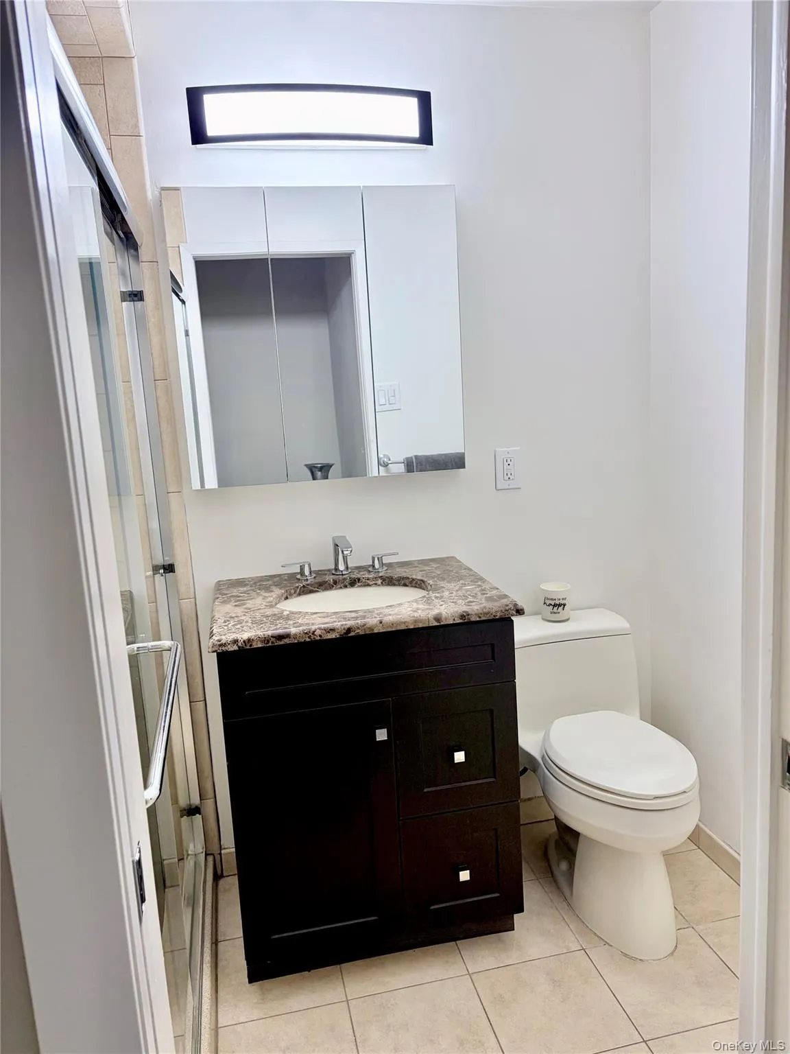 Full Bath w/Stall Shower Full Bath w/Stall Shower