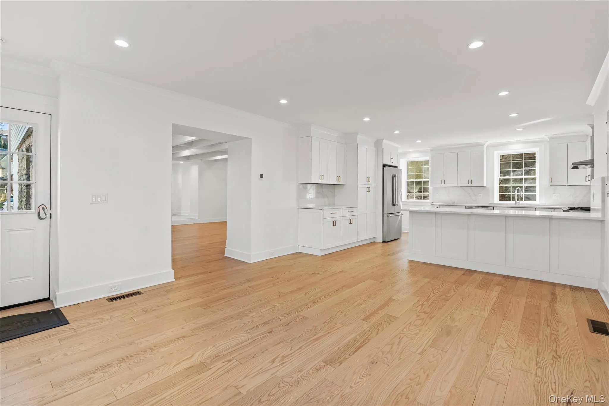 Open dining/kitchen. Open dining/kitchen.