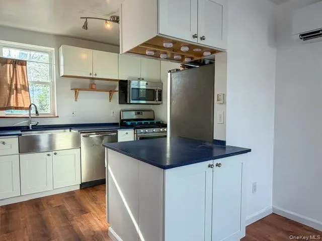 25 Church Street, Beacon, NY, 3 Bedrooms Bedrooms, 6 Rooms Rooms,1 BathroomBathrooms,Residential Lease,For Rent,Church,0,990322 25 Church Street, Beacon, NY, 3 Bedrooms Bedrooms, 6 Rooms Rooms,1 BathroomBathrooms,Residential Lease,For Rent,Church,0,990322