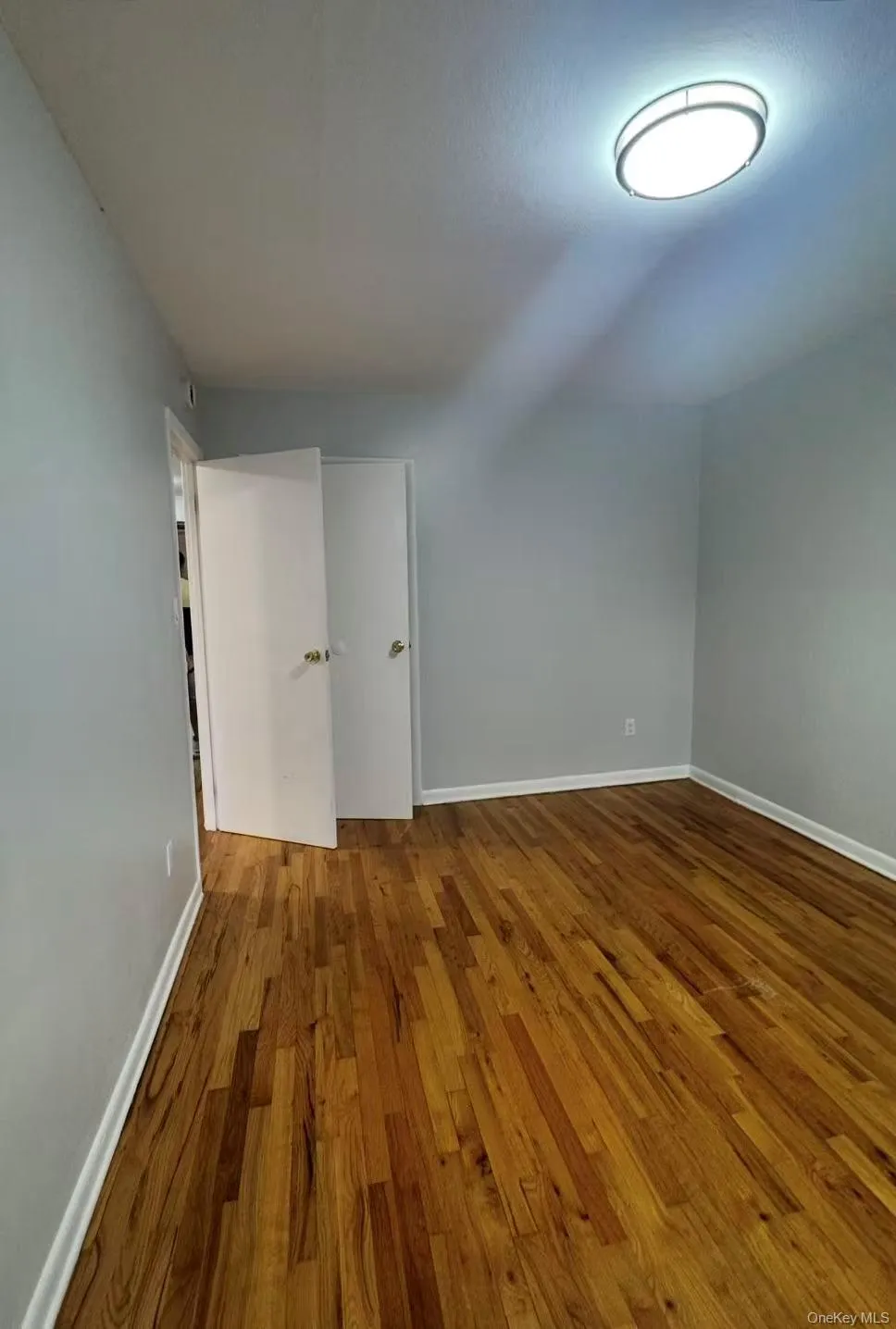 69-25 62nd Road, New York, NY, 1 Bedroom Bedrooms, 3 Rooms Rooms,1 BathroomBathrooms,Residential Lease,For Rent,62nd,0,990325 69-25 62nd Road, New York, NY, 1 Bedroom Bedrooms, 3 Rooms Rooms,1 BathroomBathrooms,Residential Lease,For Rent,62nd,0,990325