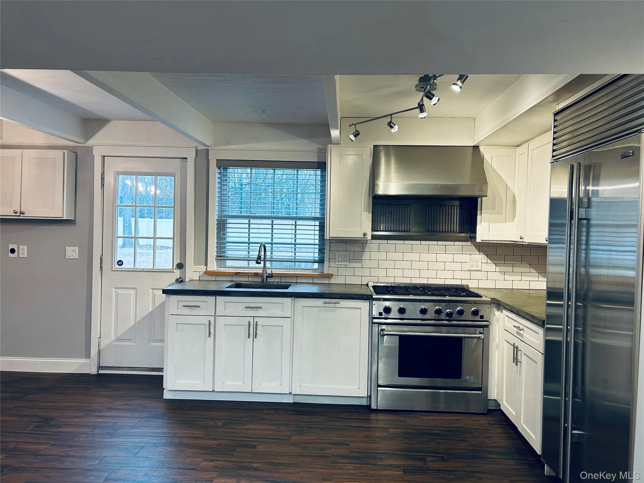 30 Mayflower Lane, Brookhaven, NY, 3 Bedrooms Bedrooms, 8 Rooms Rooms,1 BathroomBathrooms,Residential Lease,For Rent,Mayflower,0,990330 30 Mayflower Lane, Brookhaven, NY, 3 Bedrooms Bedrooms, 8 Rooms Rooms,1 BathroomBathrooms,Residential Lease,For Rent,Mayflower,0,990330