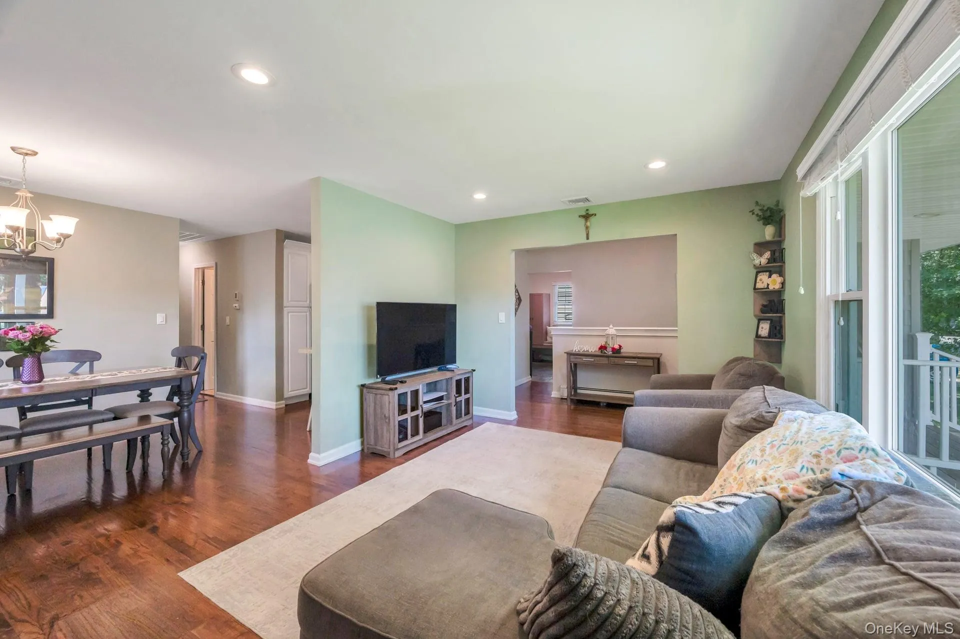 84 Oneida Avenue, Brookhaven, NY, 3 Bedrooms Bedrooms, 6 Rooms Rooms,2 BathroomsBathrooms,Residential,For Rent,Oneida,0,990332 84 Oneida Avenue, Brookhaven, NY, 3 Bedrooms Bedrooms, 6 Rooms Rooms,2 BathroomsBathrooms,Residential,For Rent,Oneida,0,990332