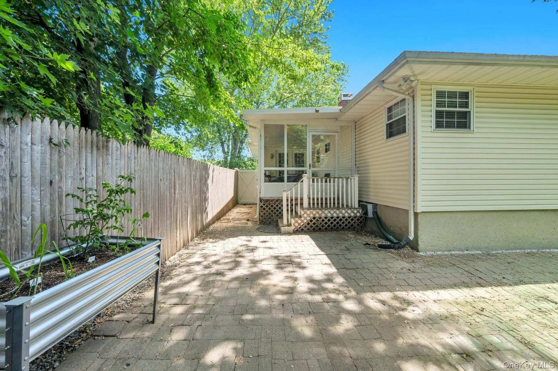 84 Oneida Avenue, Brookhaven, NY, 3 Bedrooms Bedrooms, 6 Rooms Rooms,2 BathroomsBathrooms,Residential,For Rent,Oneida,0,990332 84 Oneida Avenue, Brookhaven, NY, 3 Bedrooms Bedrooms, 6 Rooms Rooms,2 BathroomsBathrooms,Residential,For Rent,Oneida,0,990332
