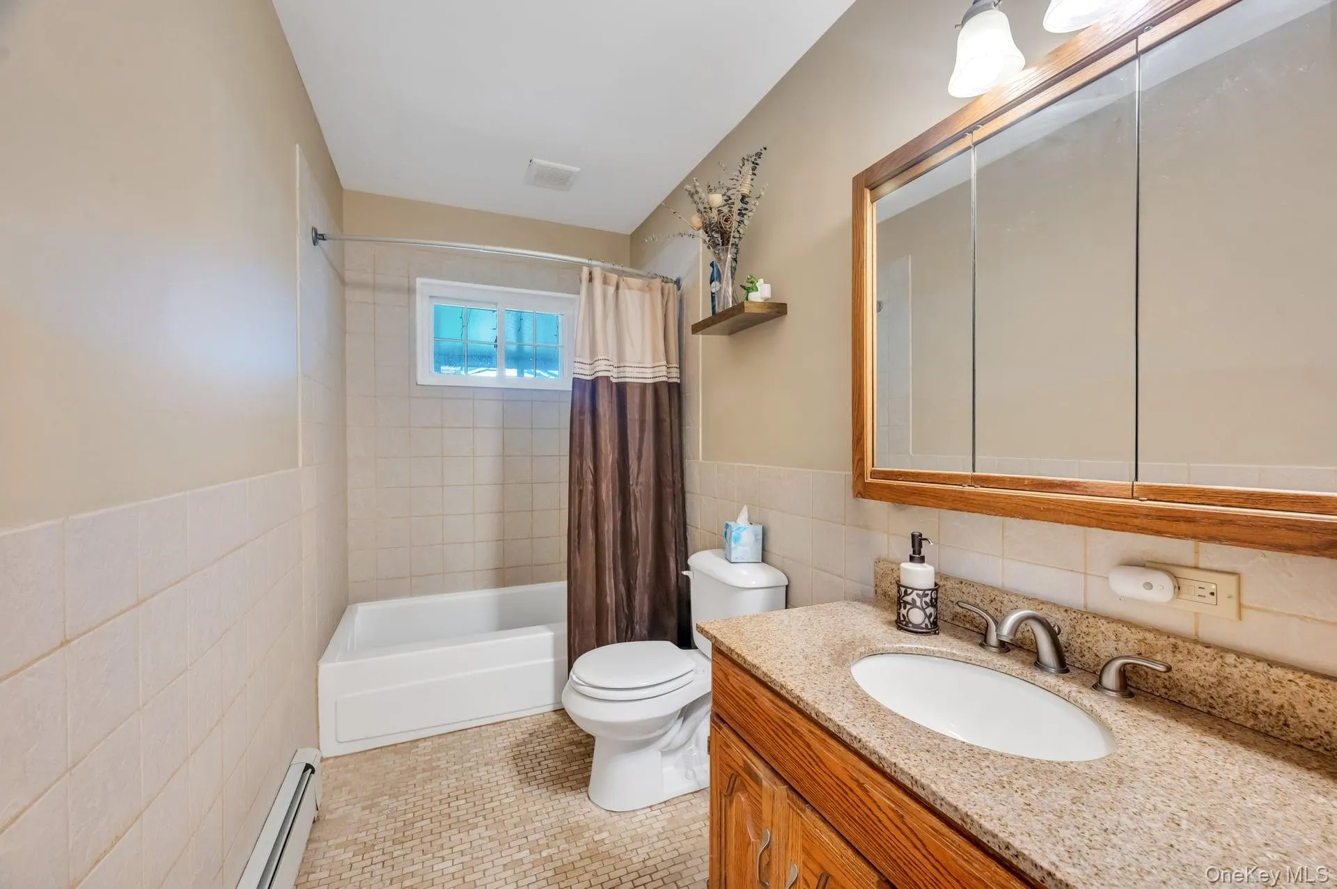 84 Oneida Avenue, Brookhaven, NY, 3 Bedrooms Bedrooms, 6 Rooms Rooms,2 BathroomsBathrooms,Residential,For Rent,Oneida,0,990332 84 Oneida Avenue, Brookhaven, NY, 3 Bedrooms Bedrooms, 6 Rooms Rooms,2 BathroomsBathrooms,Residential,For Rent,Oneida,0,990332