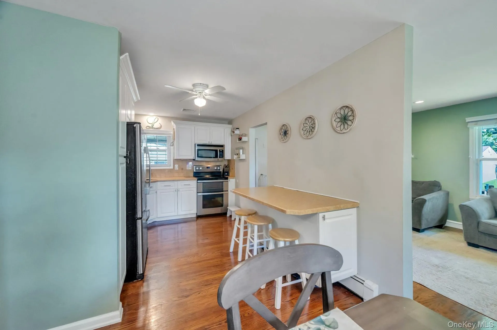 84 Oneida Avenue, Brookhaven, NY, 3 Bedrooms Bedrooms, 6 Rooms Rooms,2 BathroomsBathrooms,Residential,For Rent,Oneida,0,990332 84 Oneida Avenue, Brookhaven, NY, 3 Bedrooms Bedrooms, 6 Rooms Rooms,2 BathroomsBathrooms,Residential,For Rent,Oneida,0,990332
