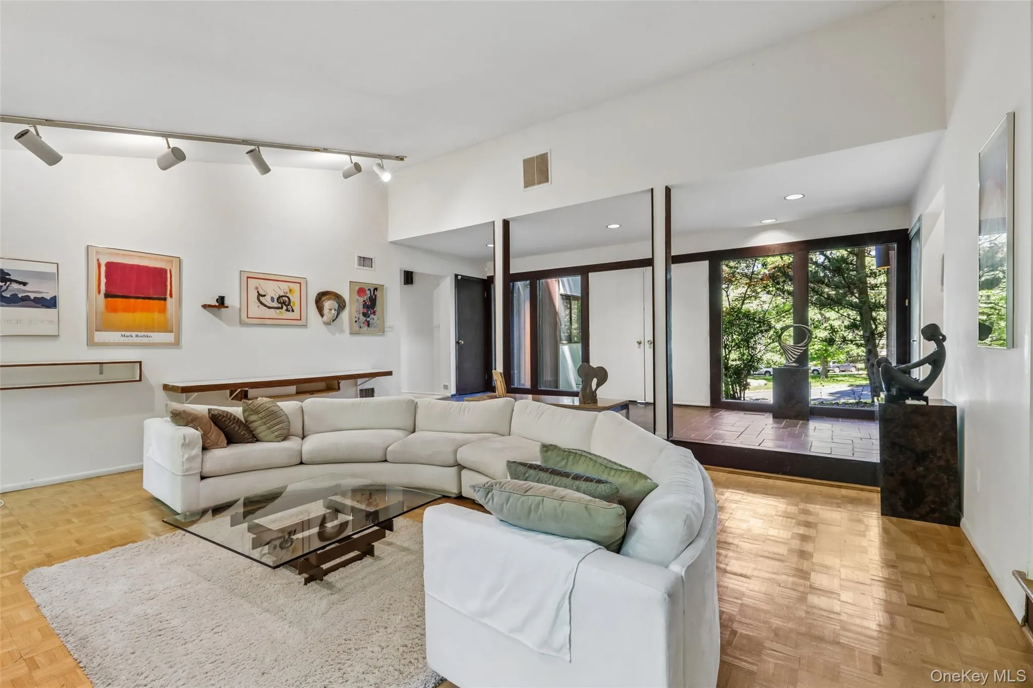 19 Rolling Way, Clarkstown, NY, 4 Bedrooms Bedrooms, 9 Rooms Rooms,2 BathroomsBathrooms,Residential,For Rent,Rolling,0,990335 19 Rolling Way, Clarkstown, NY, 4 Bedrooms Bedrooms, 9 Rooms Rooms,2 BathroomsBathrooms,Residential,For Rent,Rolling,0,990335