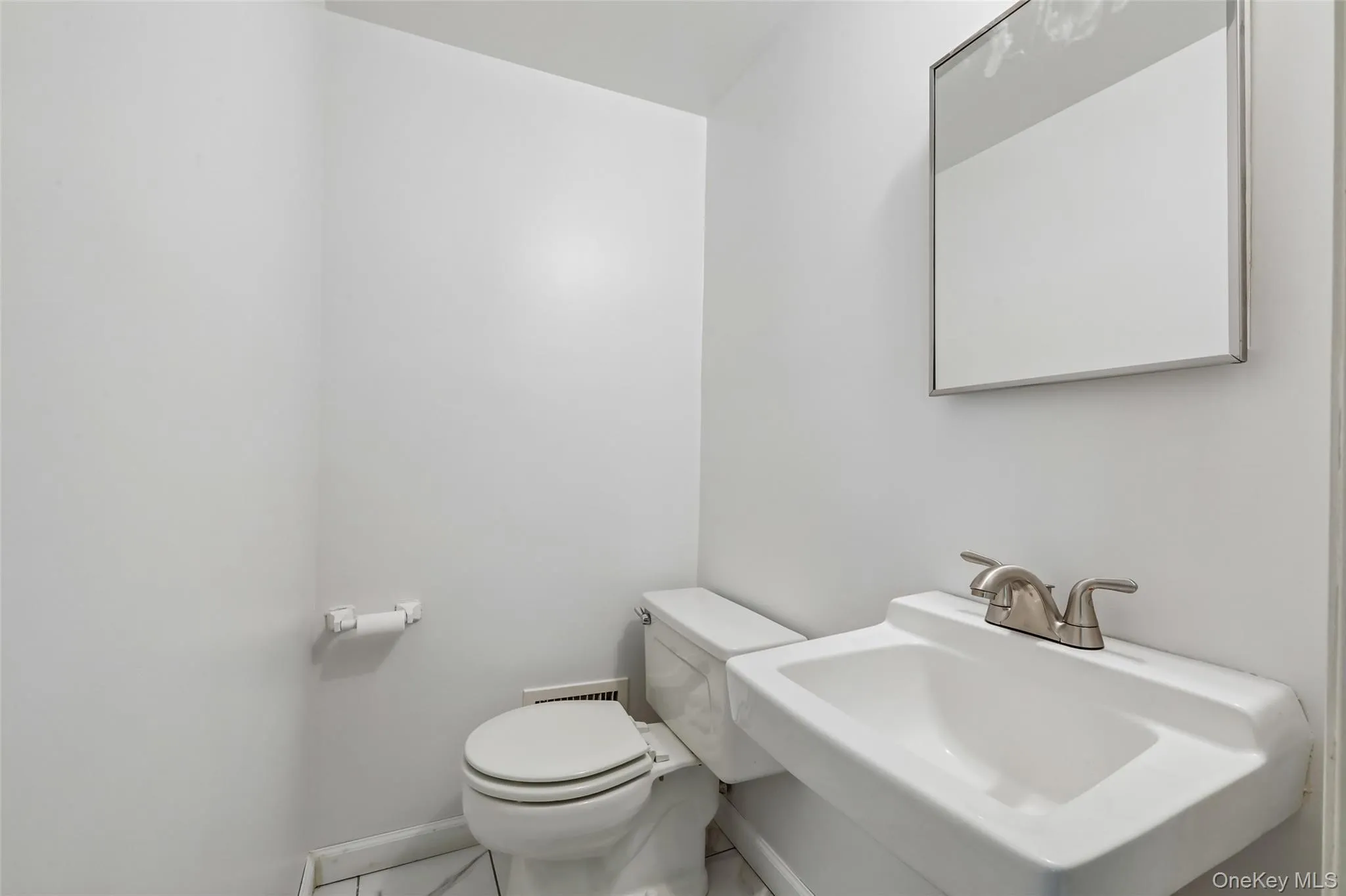 19 Rolling Way, Clarkstown, NY, 4 Bedrooms Bedrooms, 9 Rooms Rooms,2 BathroomsBathrooms,Residential,For Rent,Rolling,0,990335 19 Rolling Way, Clarkstown, NY, 4 Bedrooms Bedrooms, 9 Rooms Rooms,2 BathroomsBathrooms,Residential,For Rent,Rolling,0,990335