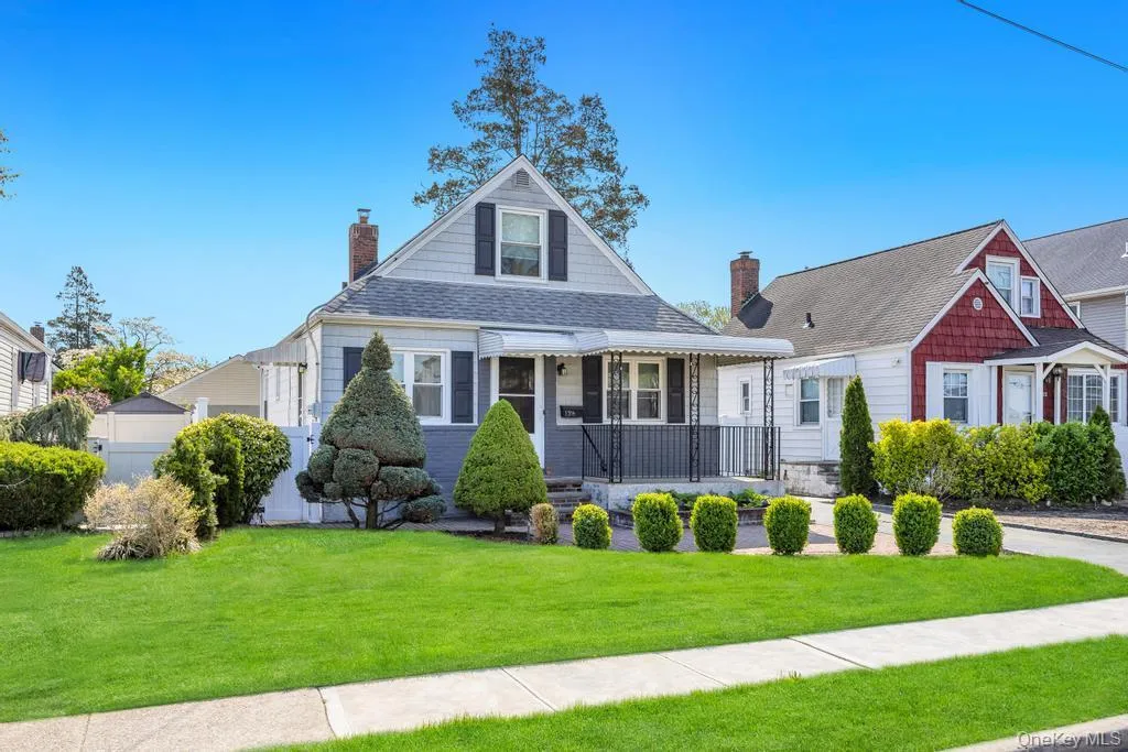 126 New York Avenue, Hempstead, NY, 3 Bedrooms Bedrooms, 6 Rooms Rooms,1 BathroomBathrooms,Residential,For Rent,New York,0,KEY990347 126 New York Avenue, Hempstead, NY, 3 Bedrooms Bedrooms, 6 Rooms Rooms,1 BathroomBathrooms,Residential,For Rent,New York,0,KEY990347