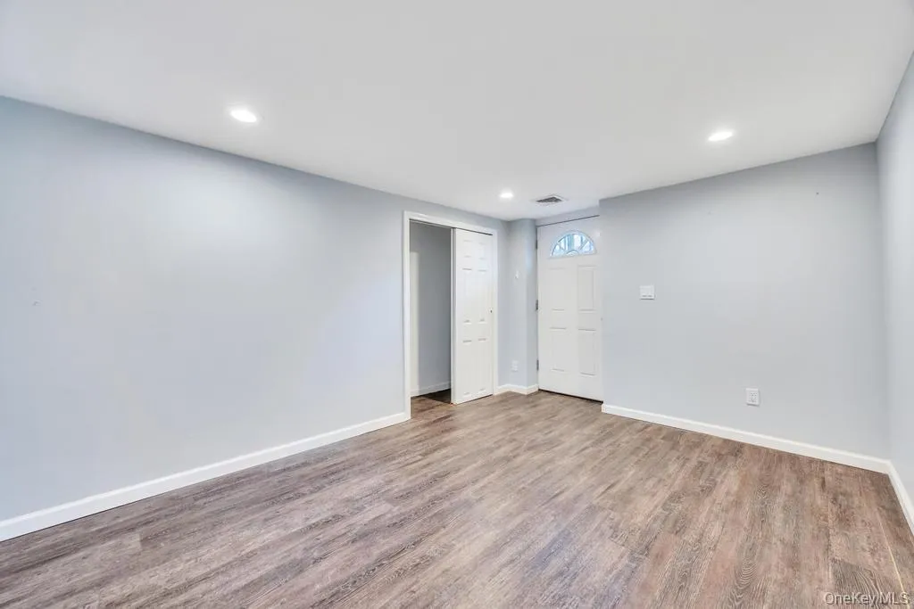 126 New York Avenue, Hempstead, NY, 3 Bedrooms Bedrooms, 6 Rooms Rooms,1 BathroomBathrooms,Residential,For Rent,New York,0,KEY990347 126 New York Avenue, Hempstead, NY, 3 Bedrooms Bedrooms, 6 Rooms Rooms,1 BathroomBathrooms,Residential,For Rent,New York,0,KEY990347