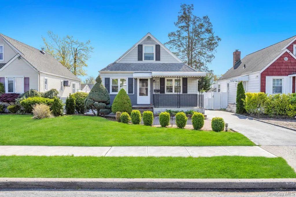 126 New York Avenue, Hempstead, NY, 3 Bedrooms Bedrooms, 6 Rooms Rooms,1 BathroomBathrooms,Residential,For Rent,New York,0,KEY990347 126 New York Avenue, Hempstead, NY, 3 Bedrooms Bedrooms, 6 Rooms Rooms,1 BathroomBathrooms,Residential,For Rent,New York,0,KEY990347