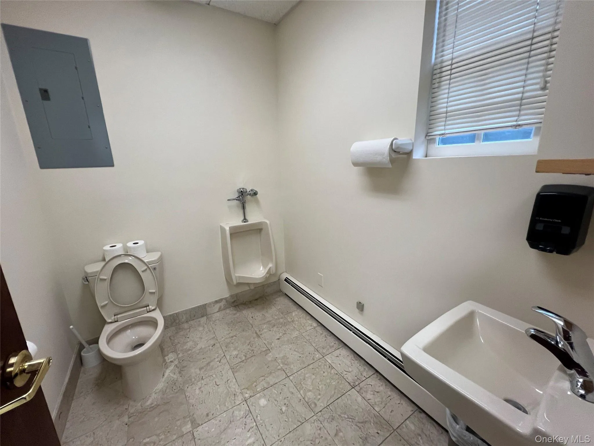 330 Willis Avenue, North Hempstead, NY, ,Commercial Lease,For Rent,Willis,0,990352 330 Willis Avenue, North Hempstead, NY, ,Commercial Lease,For Rent,Willis,0,990352