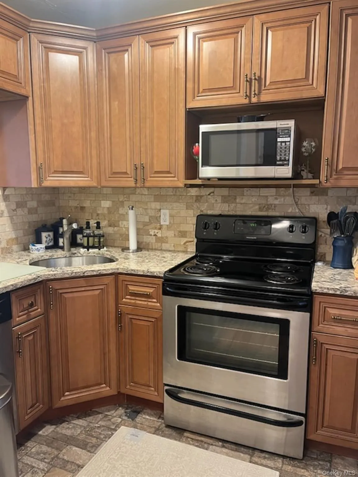 220 Montauk Highway, Southampton, NY, 2 Bedrooms Bedrooms, 5 Rooms Rooms,1 BathroomBathrooms,Residential Lease,For Rent,Montauk,0,990364 220 Montauk Highway, Southampton, NY, 2 Bedrooms Bedrooms, 5 Rooms Rooms,1 BathroomBathrooms,Residential Lease,For Rent,Montauk,0,990364