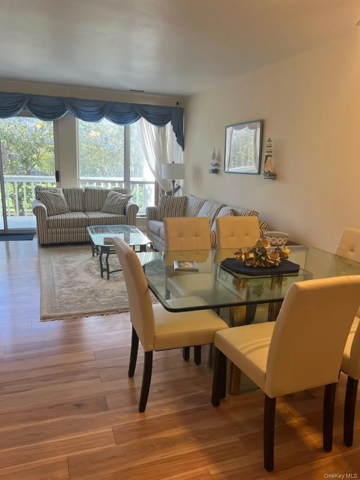 220 Montauk Highway, Southampton, NY, 2 Bedrooms Bedrooms, 5 Rooms Rooms,1 BathroomBathrooms,Residential Lease,For Rent,Montauk,0,990364 220 Montauk Highway, Southampton, NY, 2 Bedrooms Bedrooms, 5 Rooms Rooms,1 BathroomBathrooms,Residential Lease,For Rent,Montauk,0,990364