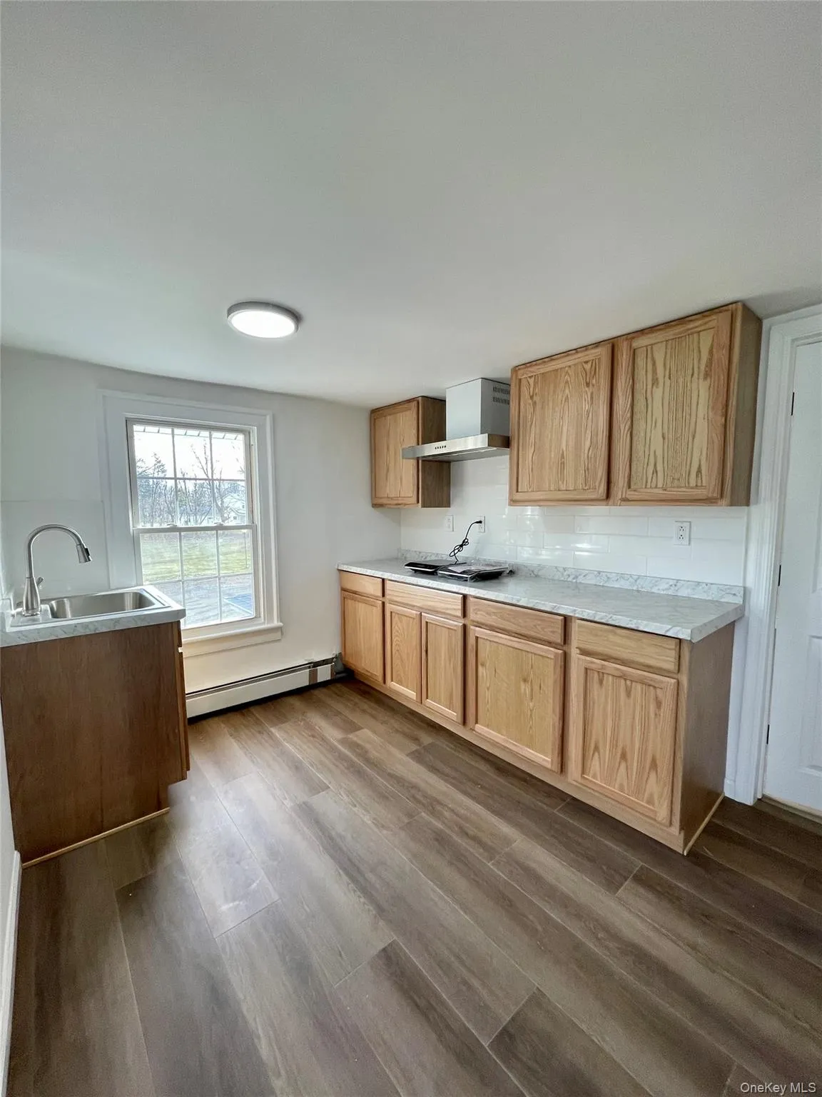2nd Floor Eat-in Kitchen 2nd Floor Eat-in Kitchen