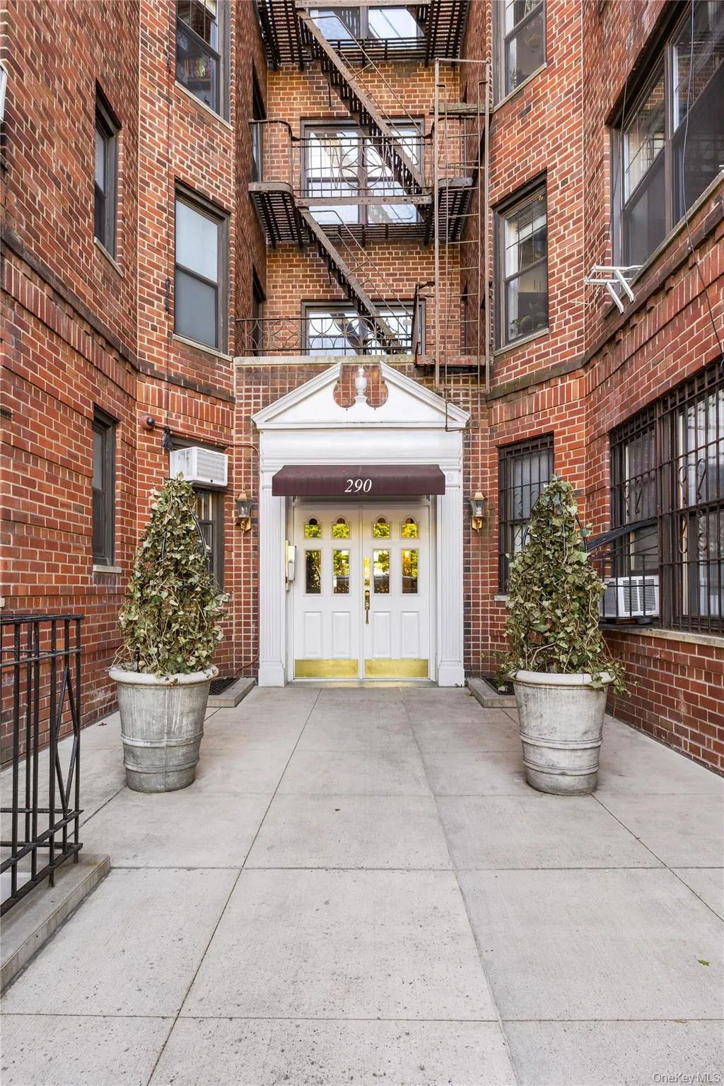 290 Sixth Avenue, New York, NY, 1 Bedroom Bedrooms, 1 Room Rooms,1 BathroomBathrooms,Residential,For Rent,Sixth,0,990370 290 Sixth Avenue, New York, NY, 1 Bedroom Bedrooms, 1 Room Rooms,1 BathroomBathrooms,Residential,For Rent,Sixth,0,990370