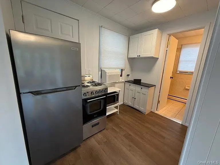 34 Little Neck Road, Huntington, NY, 1 Bedroom Bedrooms, 3 Rooms Rooms,1 BathroomBathrooms,Residential Lease,For Rent,Little Neck,0,990380 34 Little Neck Road, Huntington, NY, 1 Bedroom Bedrooms, 3 Rooms Rooms,1 BathroomBathrooms,Residential Lease,For Rent,Little Neck,0,990380