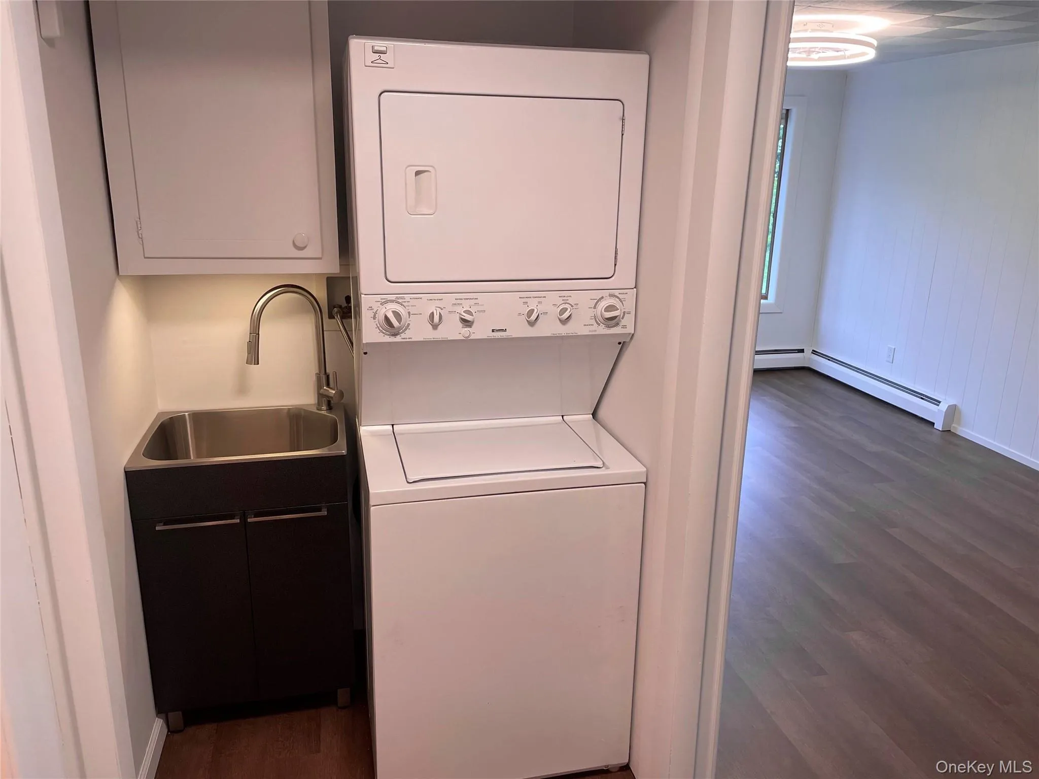 34 Little Neck Road, Huntington, NY, 1 Bedroom Bedrooms, 3 Rooms Rooms,1 BathroomBathrooms,Residential Lease,For Rent,Little Neck,0,990380 34 Little Neck Road, Huntington, NY, 1 Bedroom Bedrooms, 3 Rooms Rooms,1 BathroomBathrooms,Residential Lease,For Rent,Little Neck,0,990380