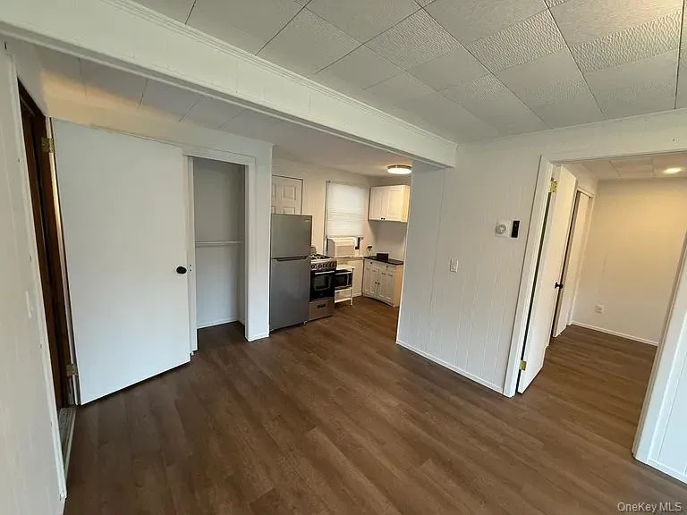 34 Little Neck Road, Huntington, NY, 1 Bedroom Bedrooms, 3 Rooms Rooms,1 BathroomBathrooms,Residential Lease,For Rent,Little Neck,0,990380 34 Little Neck Road, Huntington, NY, 1 Bedroom Bedrooms, 3 Rooms Rooms,1 BathroomBathrooms,Residential Lease,For Rent,Little Neck,0,990380